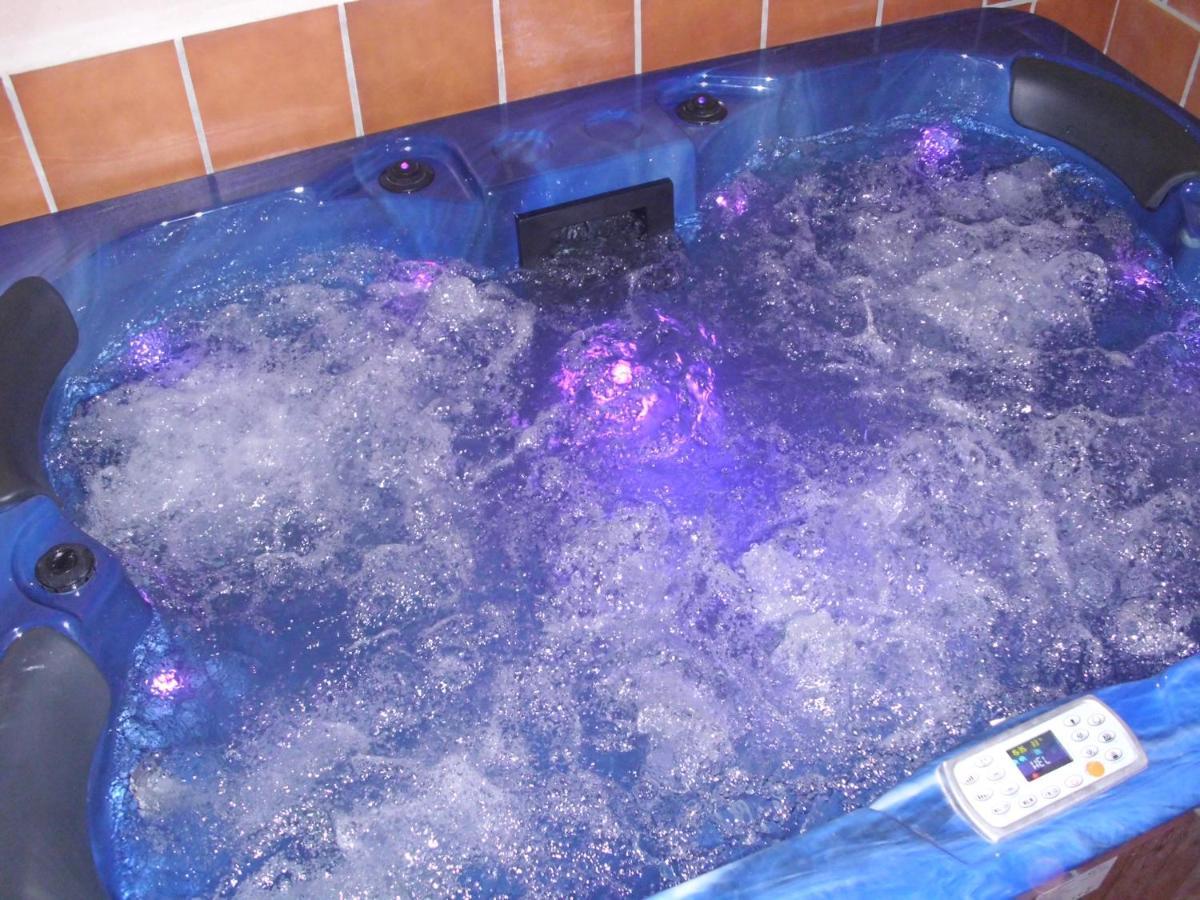 Casa Rural Con Jacuzzi Taberna Del Tio Pedro Cabanas de Polendos Екстер'єр фото
